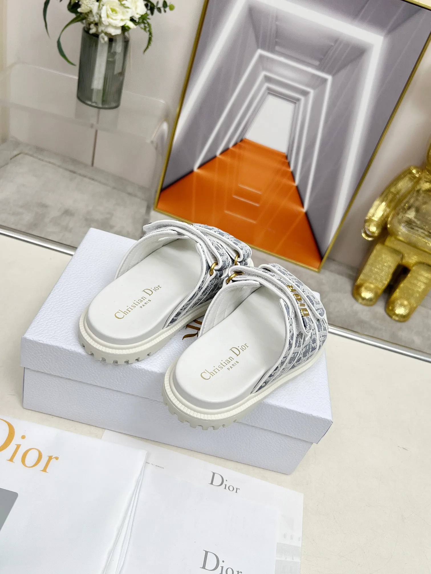 👟👟Ex-factory price 480👟👟Dior👏👏New classic style. 🔥Purchasing-level qualityThick-soled slippers popular in foreign counters. Upper➕Inner: original customized material, original mold opening of sole 1.1 (lightweight, code number 35-40 (41/42 can be customized)